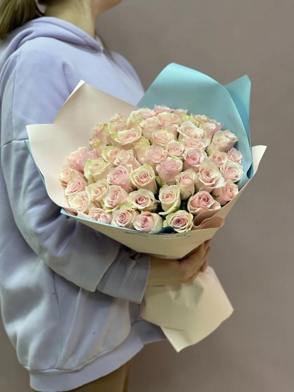 Buket iz 51 kenijskoj rozi, standart