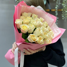 Monobuket iz 25 roz sharman