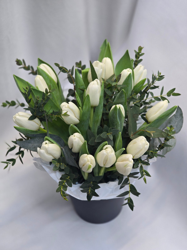 Композиция белых тюльпан , стандартный