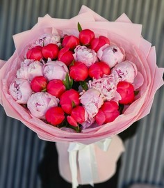 25 шикарных пионов 