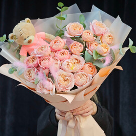 Букет с игрушкой