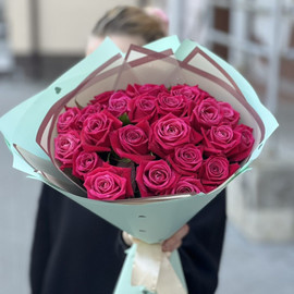 Қып-қызыл раушан гүл шоғы