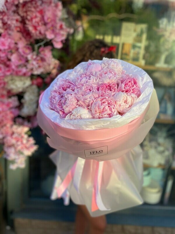 15pcs peonies in delicate design, buket 15 pionov «anna»