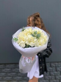 Buket frantcuzskih belih roz 7sht