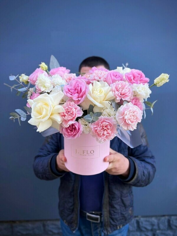 Цветы в коробке «Лиза» , стандартный