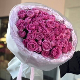 Большой букет из пионовидной розы 