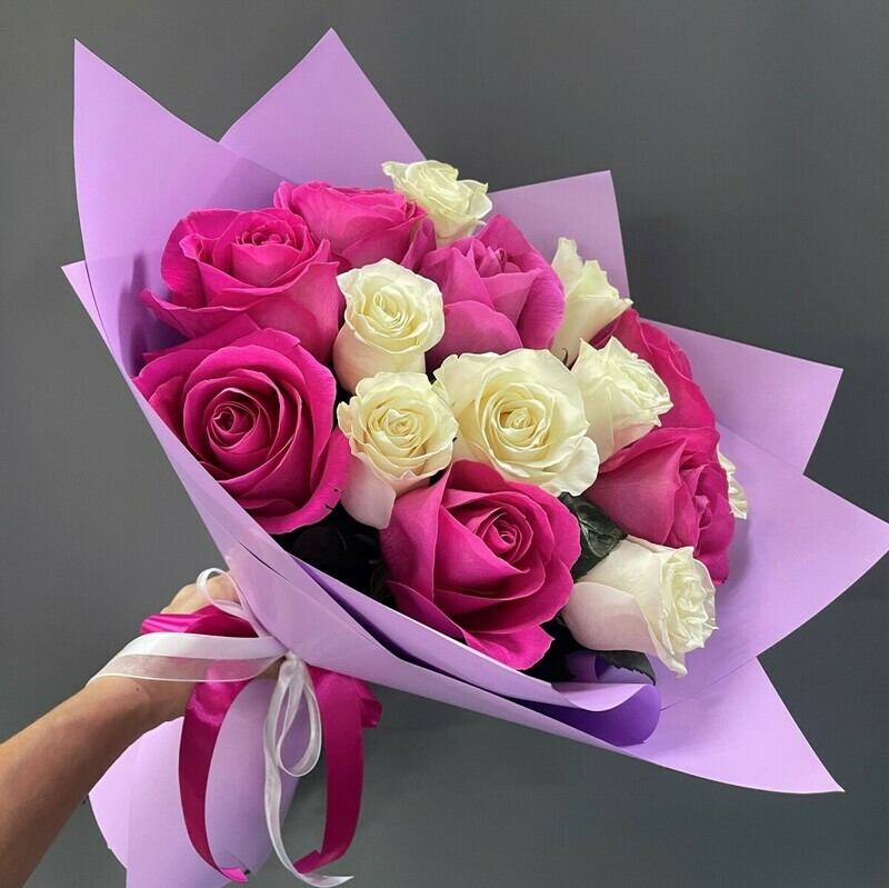Rhodolite	, букет из 15 роз сорта мондиаль и пинк флойда 