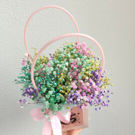 Сумочка с радужной гипсофилой