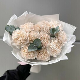 Букет кремовых гвоздик 