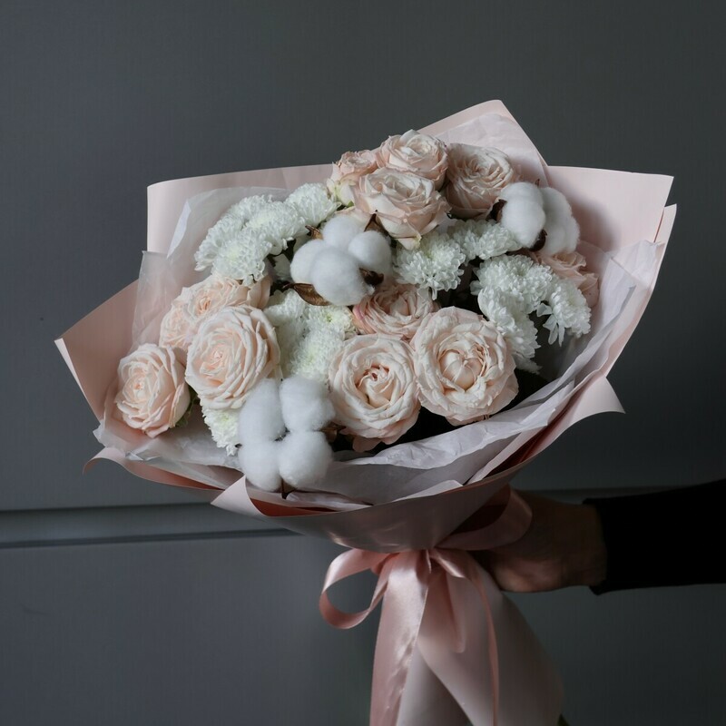 Buket s kustovimi rozami "Angel_skij", standart