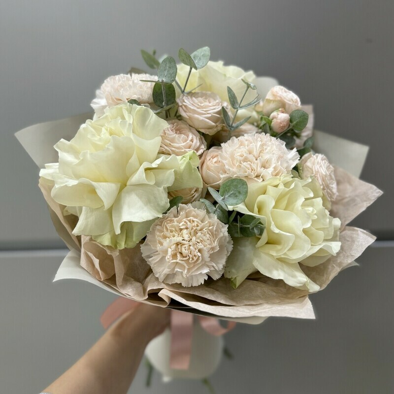 Buket s pionovidnoj rozoj "Krem", standart