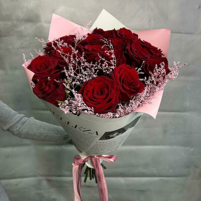 Monobuket iz 15 krasnih roz i kermeka, standart