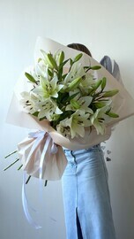 Buket iz 9 Lilij «Aromat vesni»