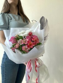 Buket al_stromerij, roz i hrizantemi