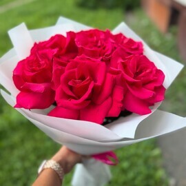 7 розовых французских роз