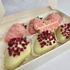 Набор 6 клубник в белом шоколаде арт. 34950