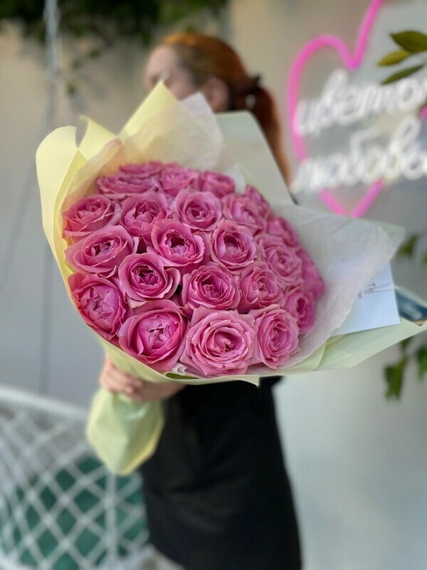 WOW Букет из 25 розовых роз в оформлении, wow букет из 25 розовых роз в оформлении