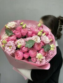 WOW Букет из кустовой пионовидной розы и кружевной эустомы с эвкалиптом