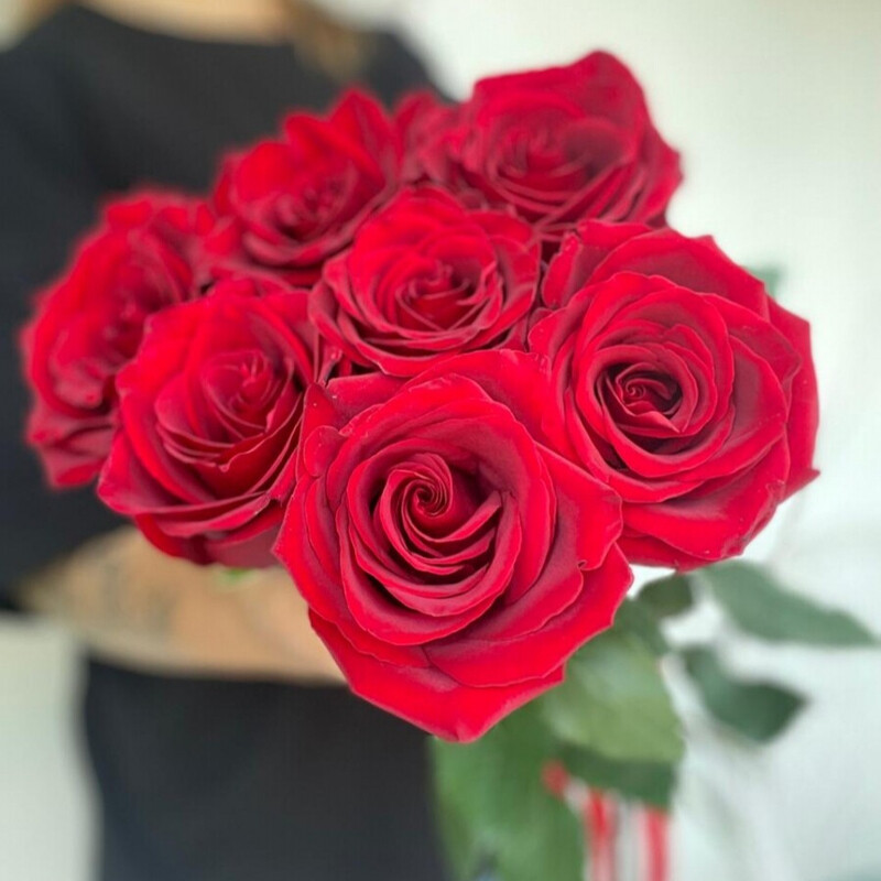 7 бордовых роз под ленту, 7 бордовых роз под ленту