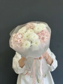 Букет гортензия и хризантемы 