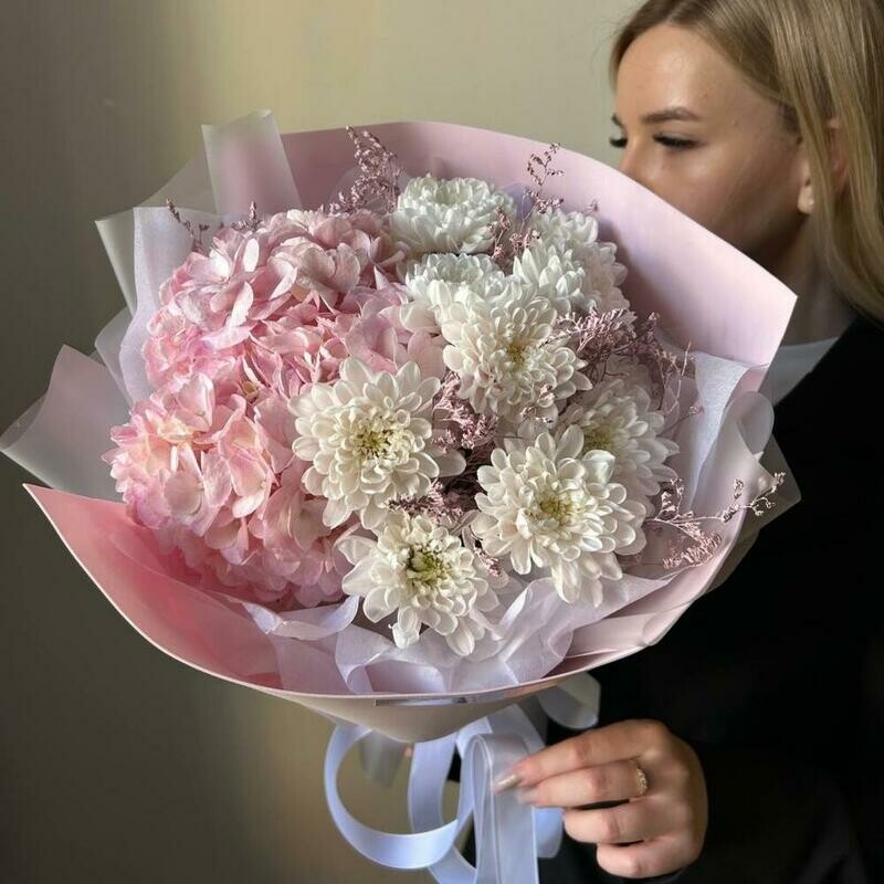 Букет с гортензией и хризантемами, стандартный