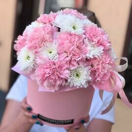 Винтажные хризантемы и пастельные диантусы