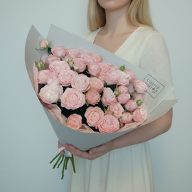 Buket iz 9 kustovih pionovidnih roz