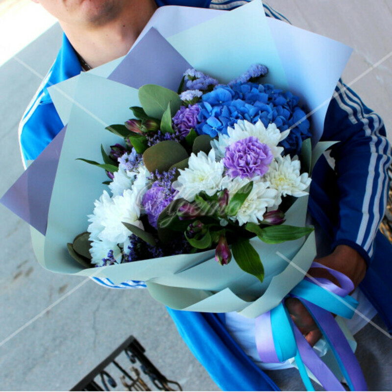 Сборный букет с гортензией, стандартный