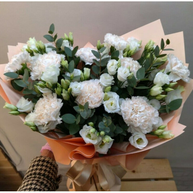 Muza hudozhnika, standart