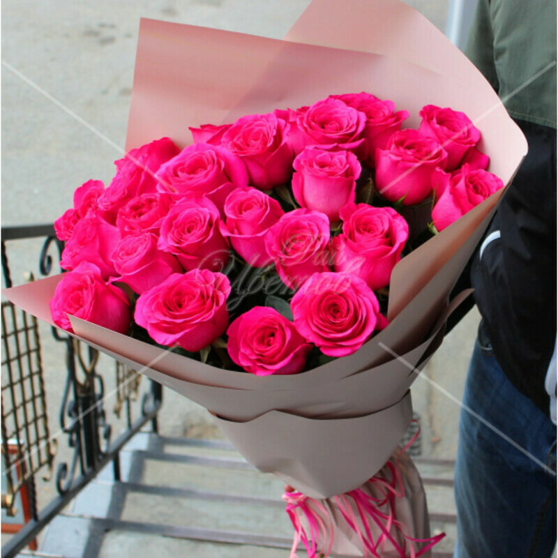 Букет из 25 розовых роз, букет из 25 розовых роз