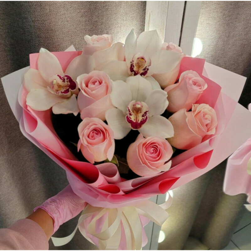 Букет с розами и орхидеями, стандартный