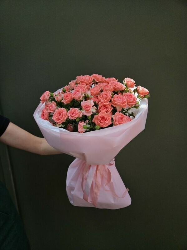 7 кустовых коралловых роз, стандартный