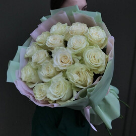 15 белых эквадорских роз «Элеганс»