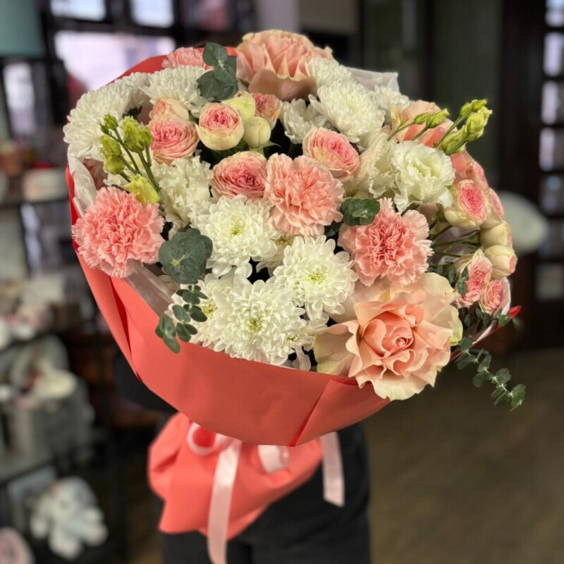 Букет "Лунная звезда" из пионовидных роз, роз французских и других цветов, стандартный