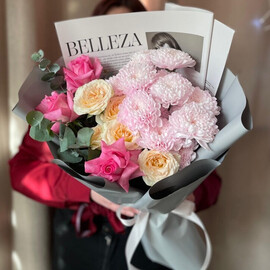 Букет "Розовое очарование" из роз, хризантем и кустовой розы