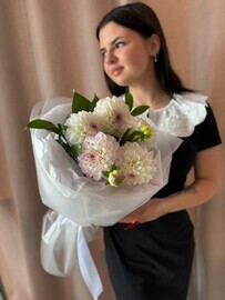 Букет из георгин на 1 сентября 
