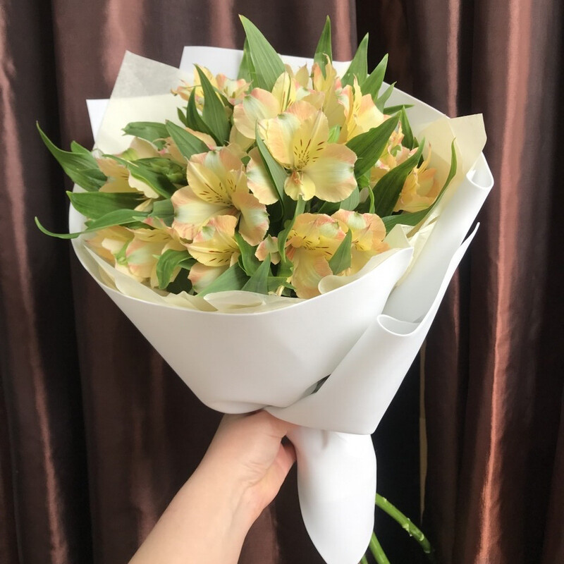 Тёплый букет альстромерий, 5 альстромерий