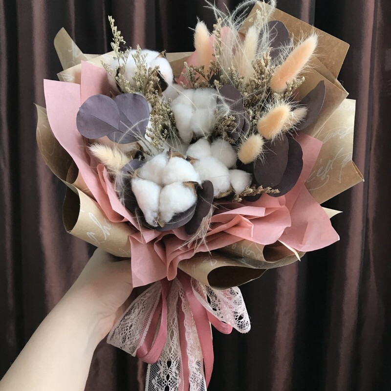 Miniatyurnij buketik iz suhotcvetov, standart