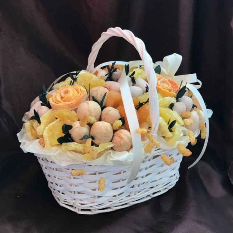 Teplij bezh - korzina s orehami i suhofruktami, standart