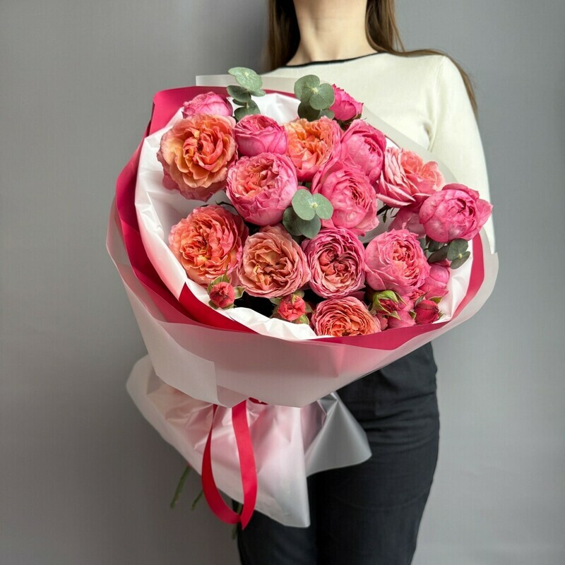 Buket malinovih kustovih pion roz  pishnij i effektnij, buket malinovih kustovih pion roz  pishnij i effektnij v razmere m