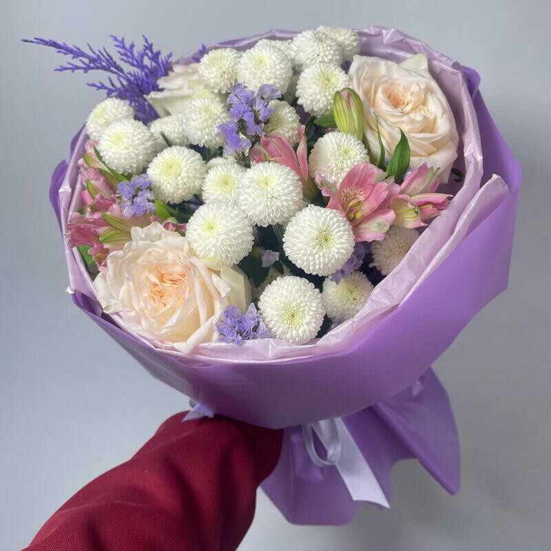 Sirenevij buket s pionovidnoj rozoj, standart