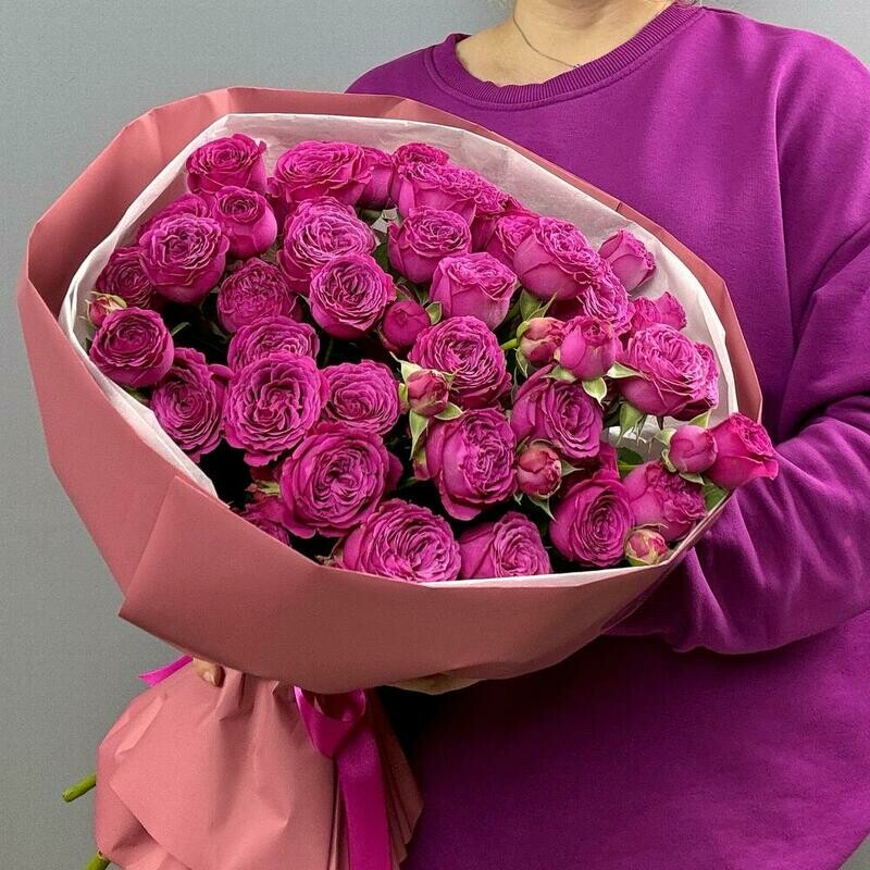 Пионовидные яркие кустовые розы в стильном букете 9 шт, стандартный