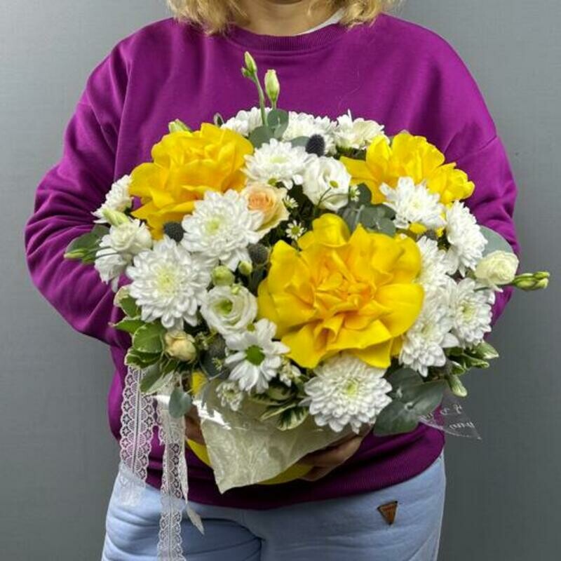 Солнечные розы в сборной коробк, стандартный