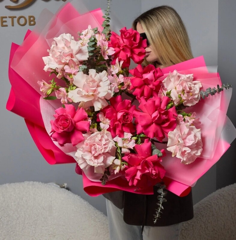 Французская роза и альстромерии , премиум