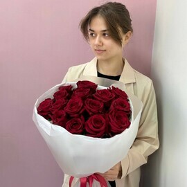 Buket iz 15 krasnih roz