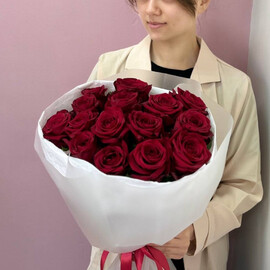 Buket iz 15 krasnih roz