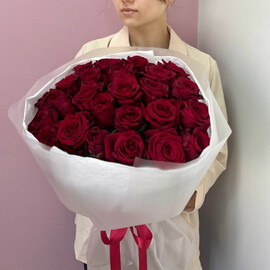 Букет из 25 красных роз