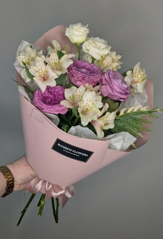 Prekrasnij buket iz al_stromerij, roz i eustom, standart