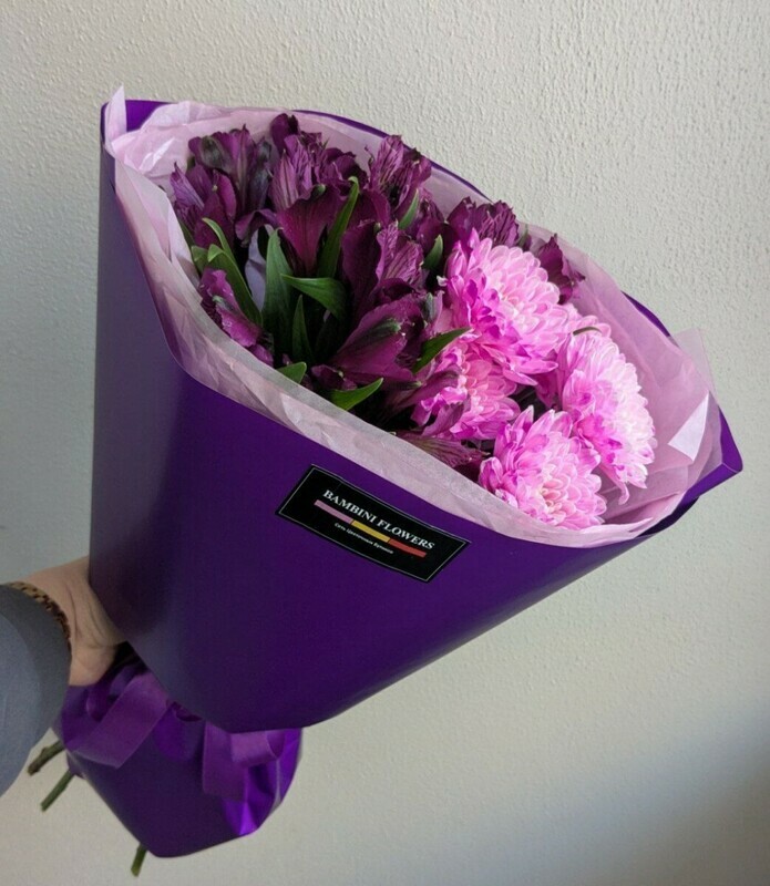 YArkij buket s kustovoj hrizantemoj i al_stromeriej, standart