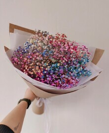 Яркий букет из цветной гипсофилы "Брызги цвета"